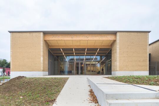 Pôle enfance et sport à Evry-Courcouronnes (Essonne), Hemaa pour la Mairie d'Evry-Courcouronnes, lauréat du prix de la Première Œuvre 2025