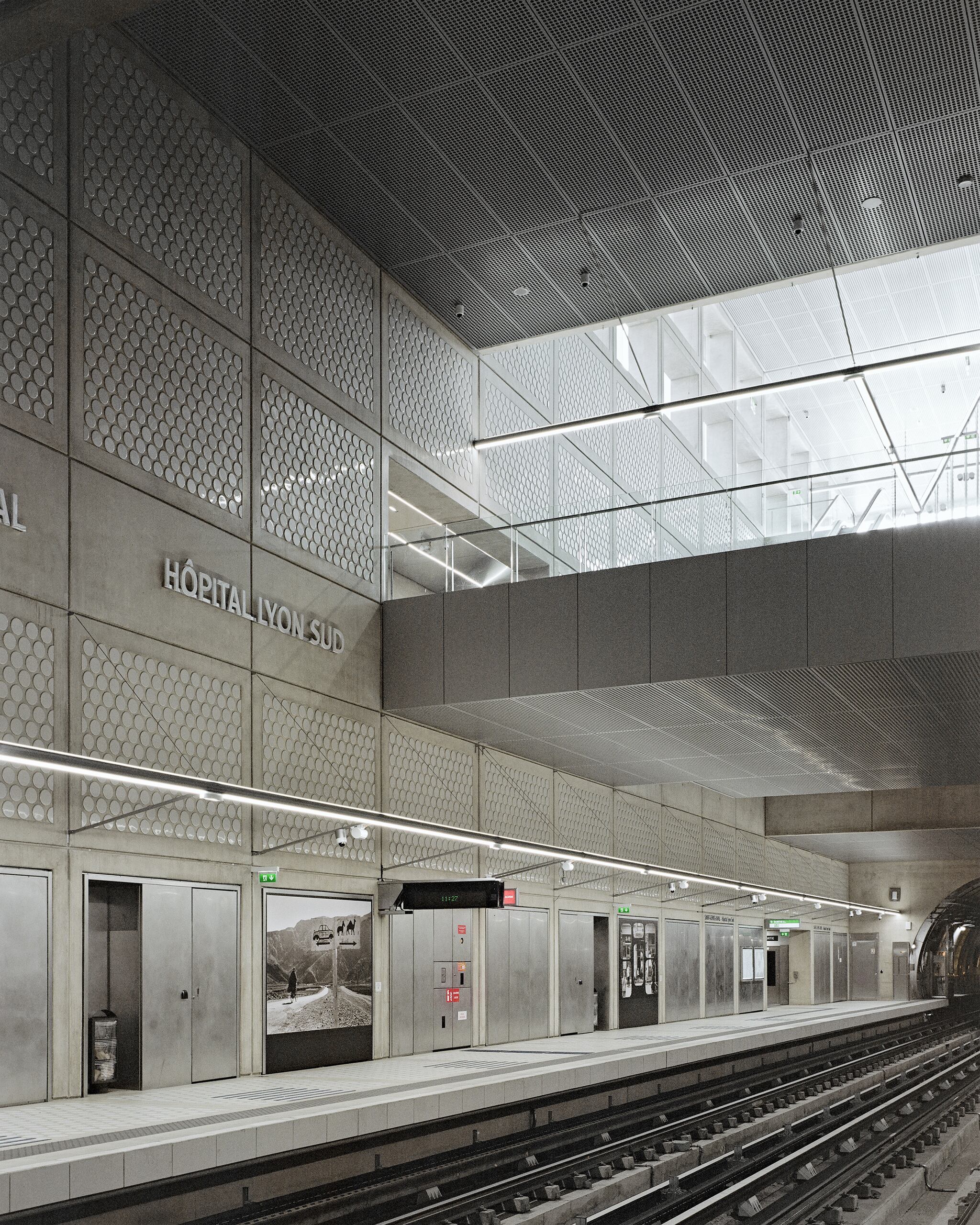 Puit de lumière : Station de métro à Saint-Genis-Laval (Rhône) par AZC